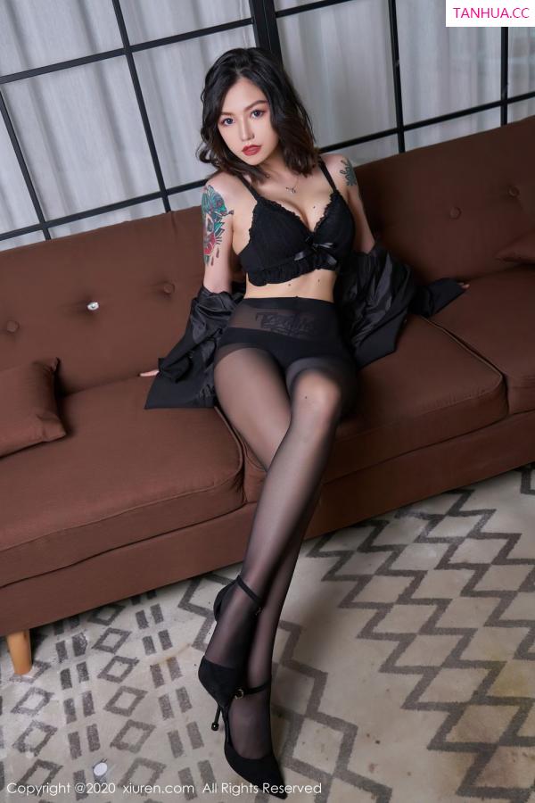 舌尖上的菊花  [XiuRen]高清写真图 2020.10.29 No.2711 舌尖上的菊花Ace第38张图片